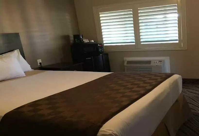 Отель Seaside Inn Morro Bay