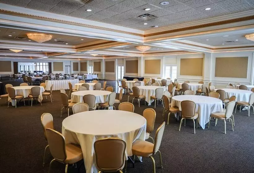 فندق The Grand Resort