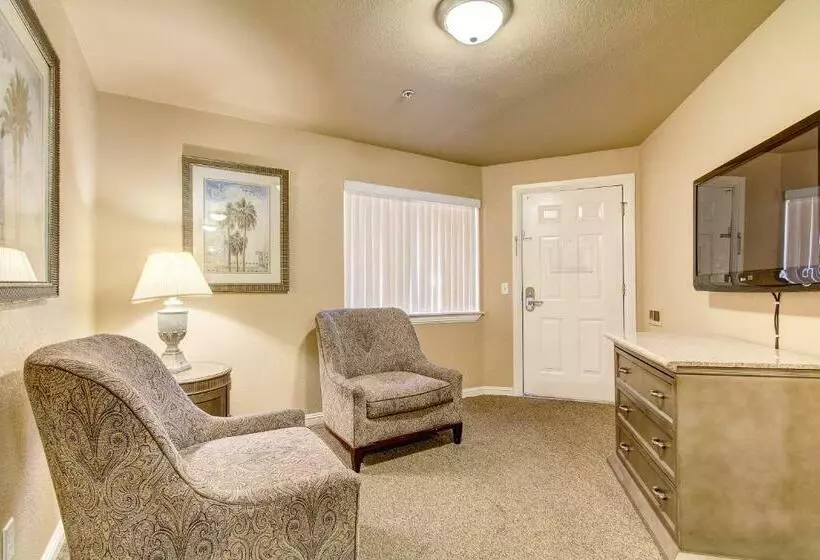 호텔 The Rita Suites