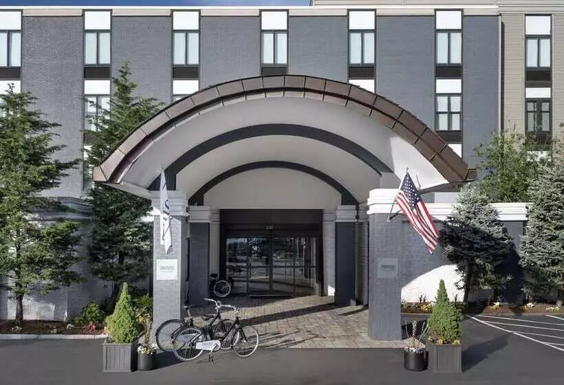 Freepoint Hotel Cambridge, Tapestry Collection By Hilton