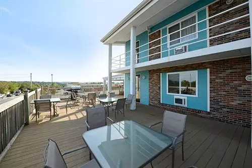 בית מלון כפרי Americas Best Value Inn Petoskey