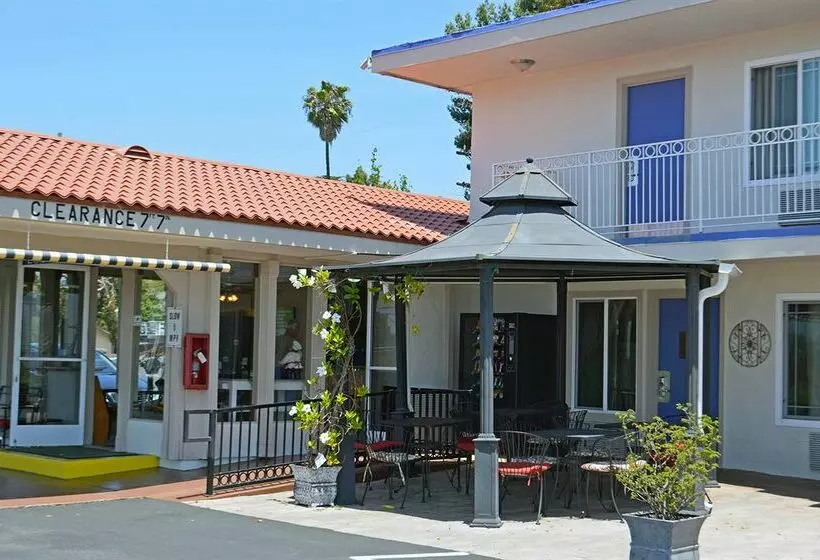 Motel 6 Vista, Ca