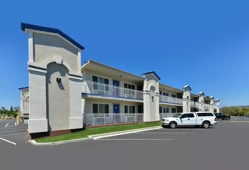 Motel 6 Vista, Ca