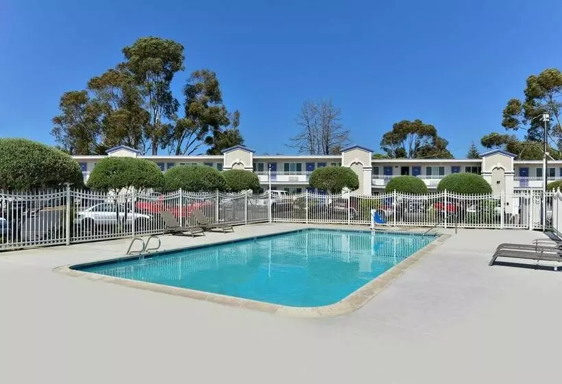 Motel 6 Vista, Ca