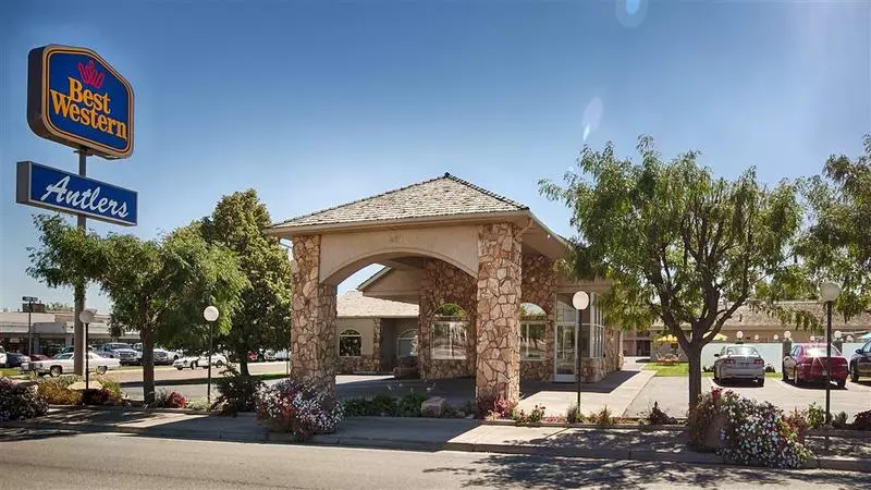 בית מלון כפרי Antlers Inn