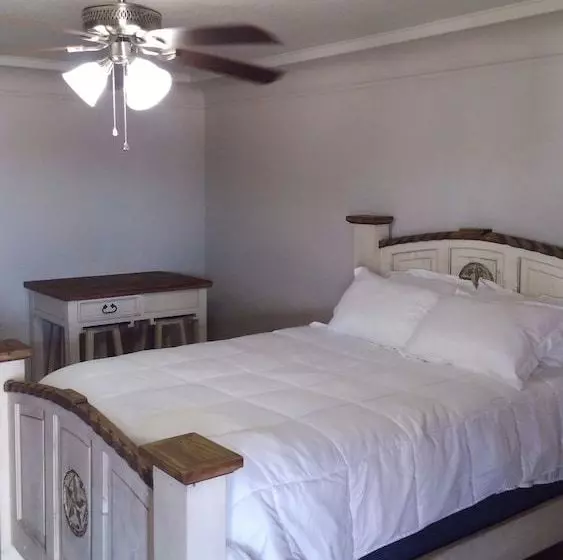 Hotel B.a.s.i.c. Lodgings