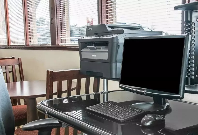 בית מלון כפרי Baymont By Wyndham Bay City