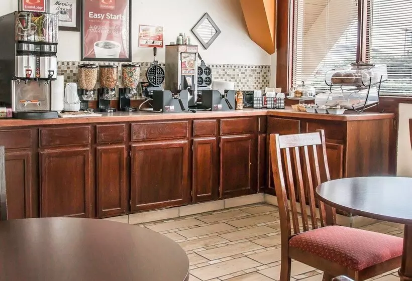 בית מלון כפרי Baymont By Wyndham Bay City