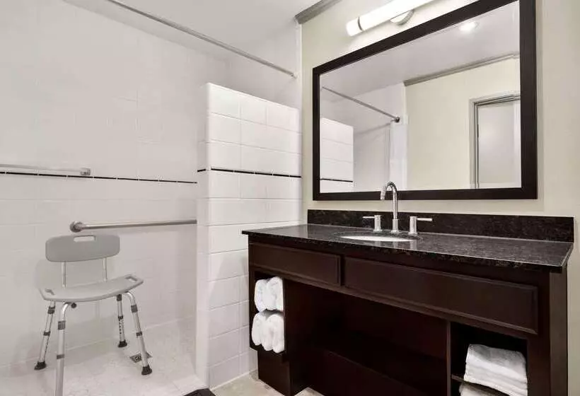 בית מלון כפרי Baymont By Wyndham Monterey Park