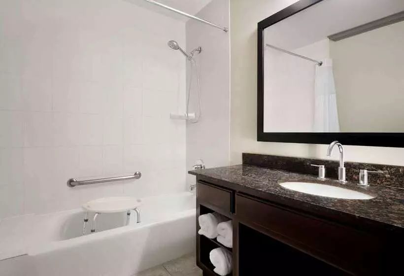 בית מלון כפרי Baymont By Wyndham Monterey Park