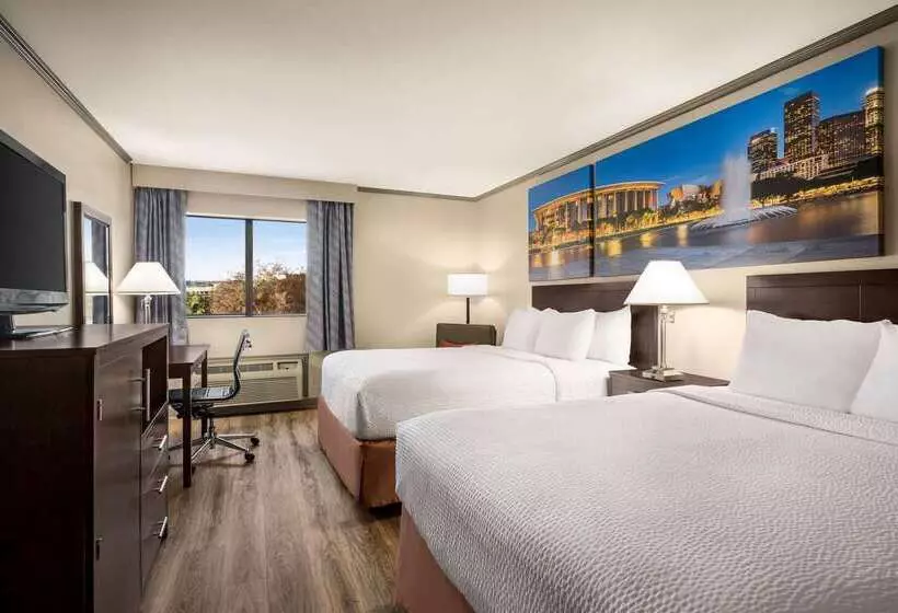 בית מלון כפרי Baymont By Wyndham Monterey Park