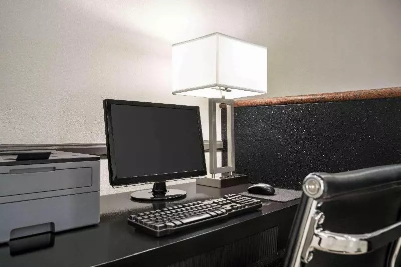 בית מלון כפרי Baymont By Wyndham Monterey Park