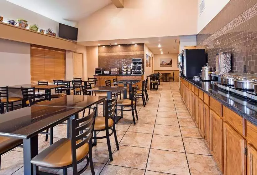 酒店 Best Western Discovery Inn