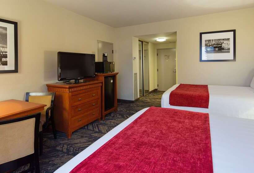 فندق Best Western Plus Bayside Inn