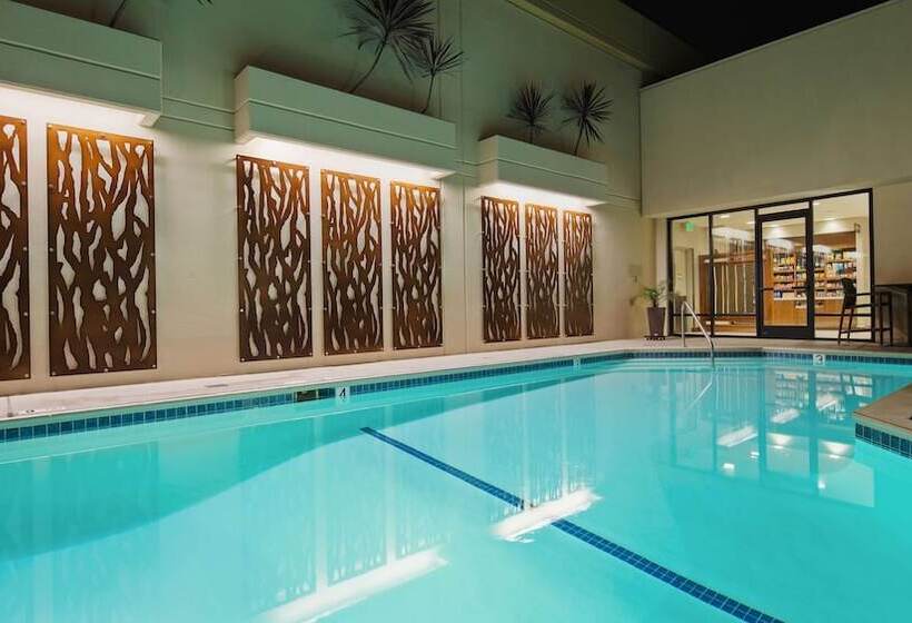 فندق Best Western Plus Bayside Inn