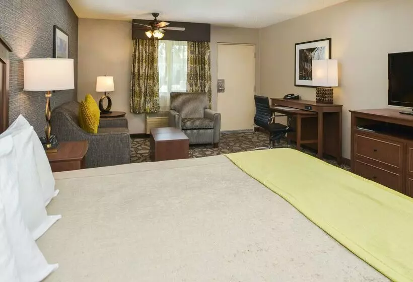 בית מלון כפרי Best Western Plus Black Oak