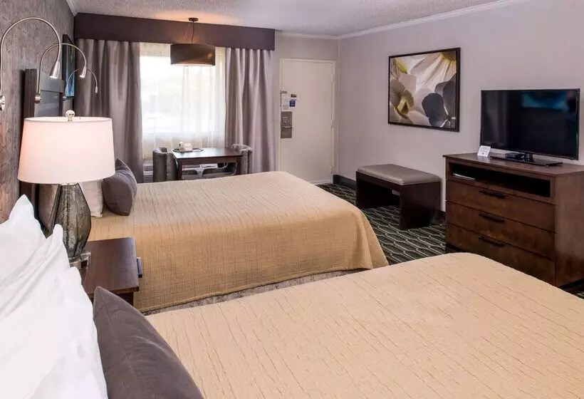 בית מלון כפרי Best Western Plus Black Oak