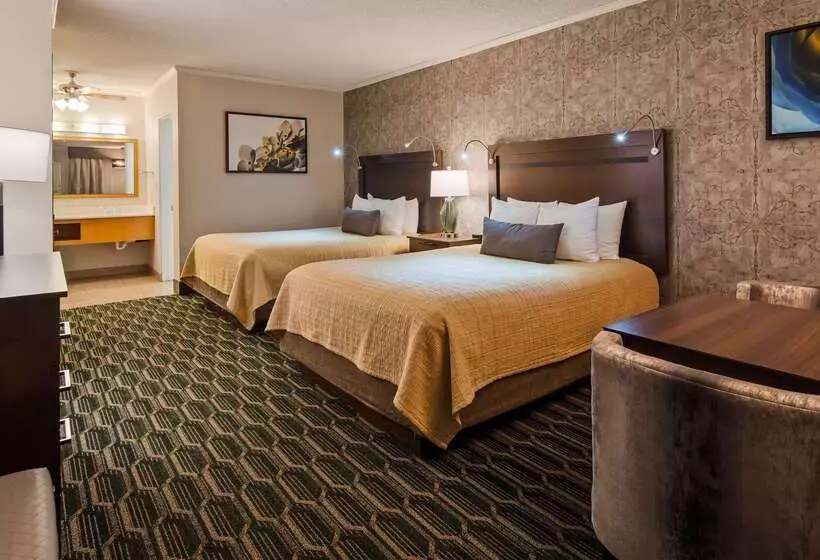 בית מלון כפרי Best Western Plus Black Oak