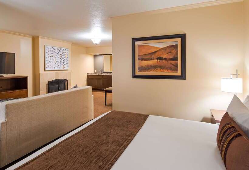 فندق Best Western Plus Cottontree Inn