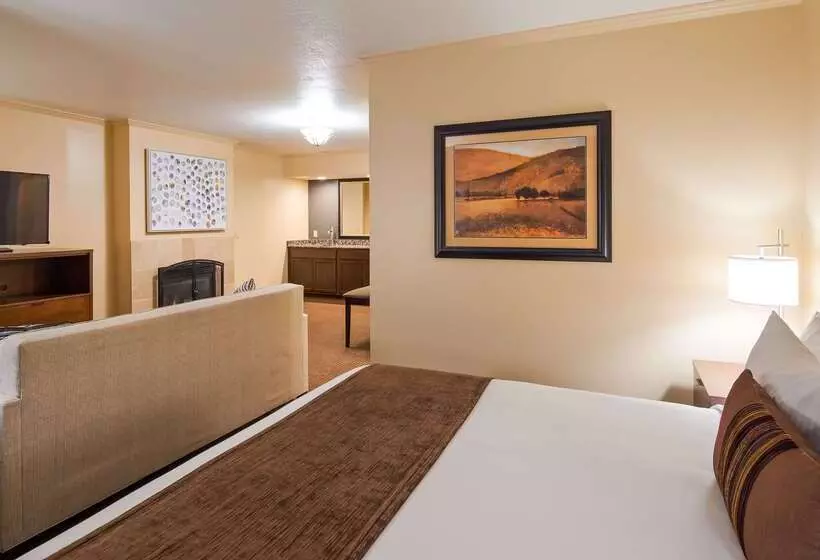 酒店 Best Western Plus Cottontree Inn