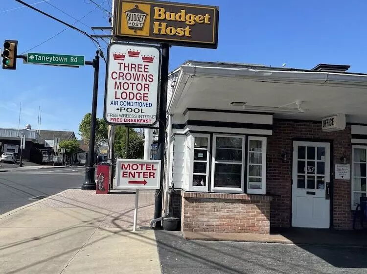 Hotel Budget Host Three Crowns Motor Lodge