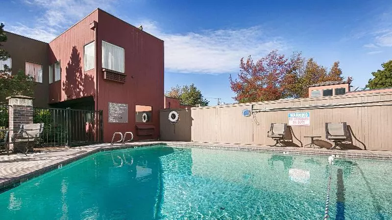 Szálloda Hayward Inn