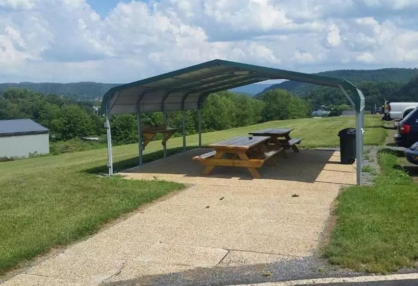 Отель Huntingdon Motor Inn