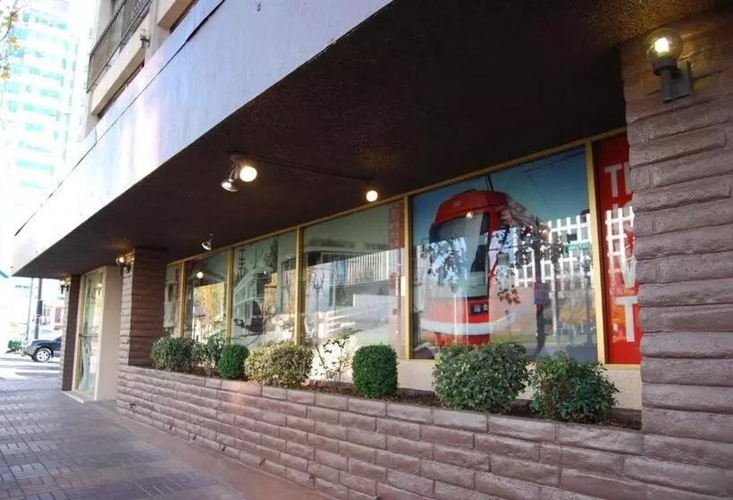 Szálloda Inn At The Convention Center