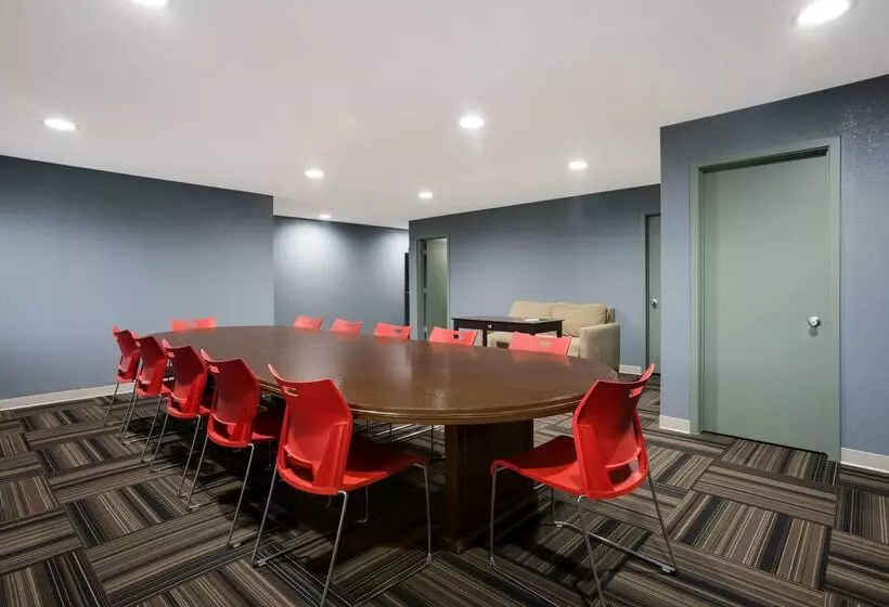 酒店 Quality Inn & Suites Big Rapids Near University