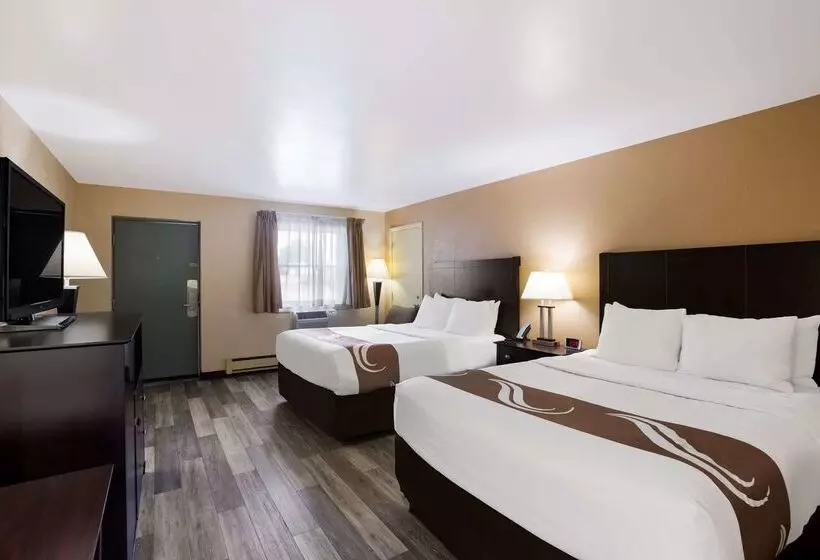 酒店 Quality Inn & Suites Big Rapids Near University