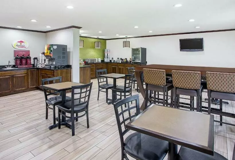 فندق Super 8 By Wyndham Cave City