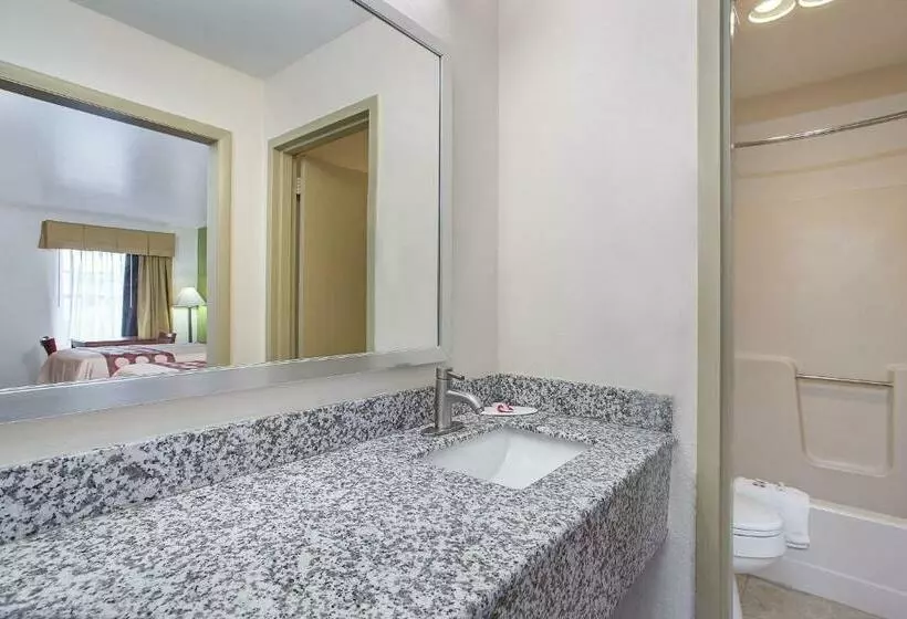 فندق Super 8 By Wyndham Cave City