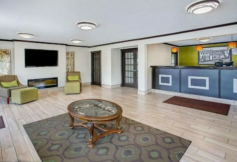 فندق Super 8 By Wyndham Cave City