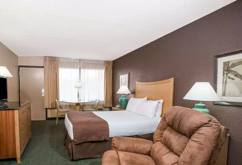 בית מלון כפרי Travelodge By Wyndham Deltona