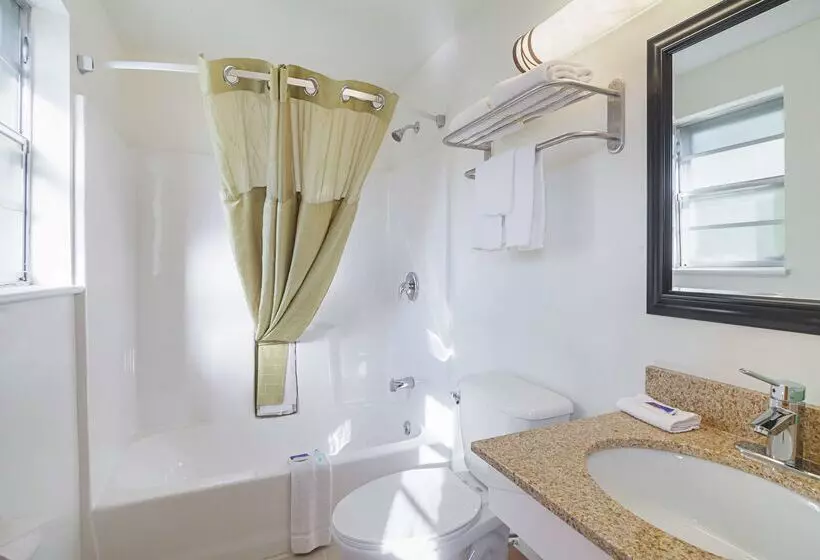 Motel 6 Mechanicsburg