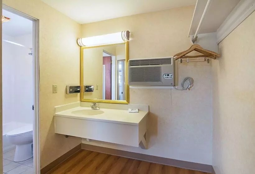 Motel 6 Mechanicsburg