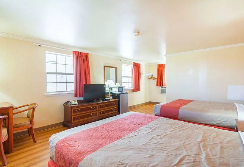 Motel 6 Mechanicsburg