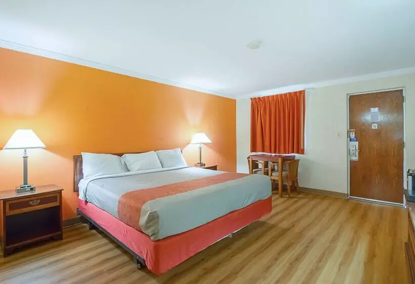 Motel 6 Mechanicsburg