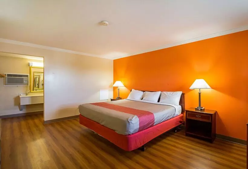 Motel 6 Mechanicsburg