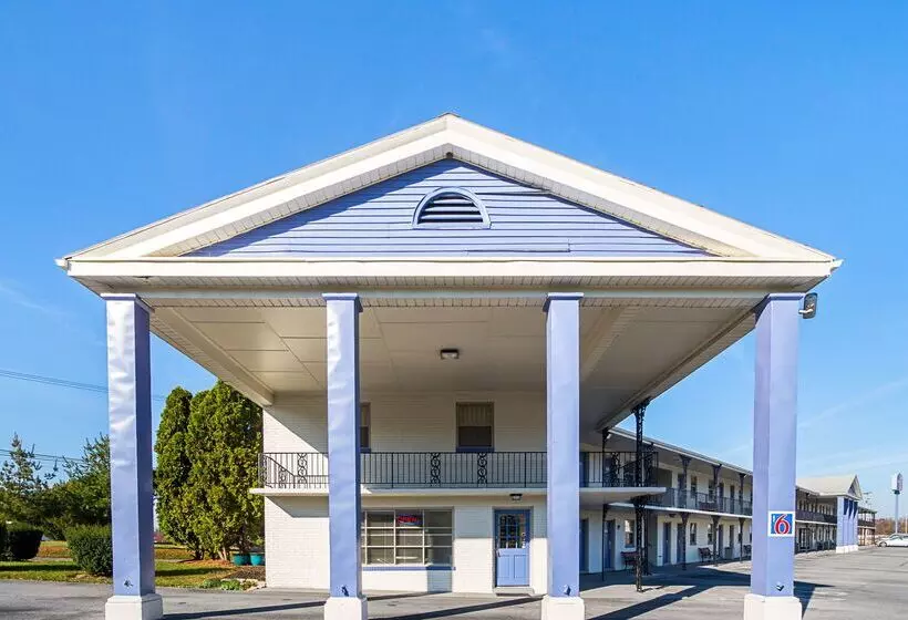 Motel 6 Mechanicsburg