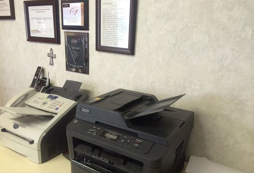 فندق على الطريق Island Inn