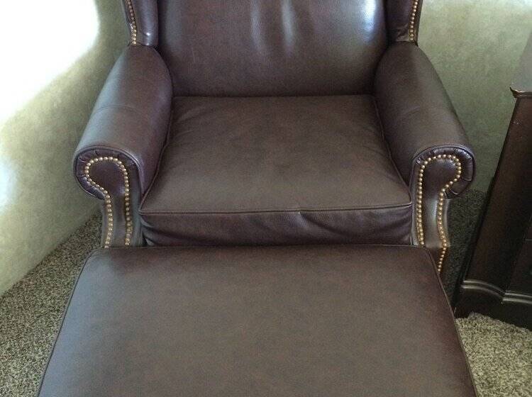 فندق على الطريق Island Inn