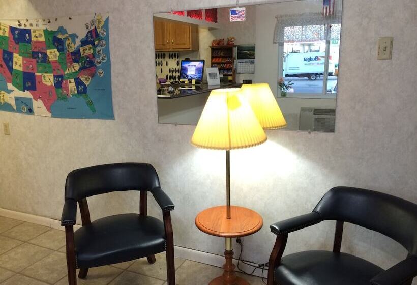 فندق على الطريق Island Inn