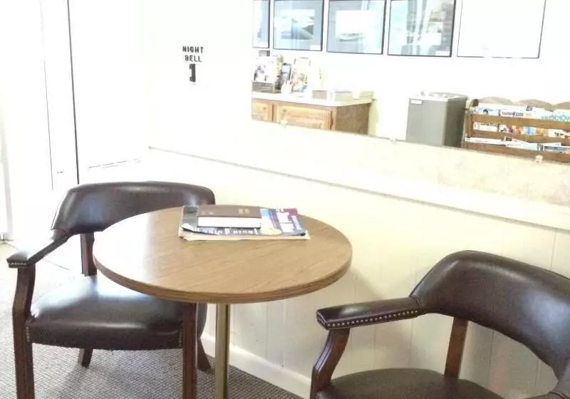 モーテル Island Inn