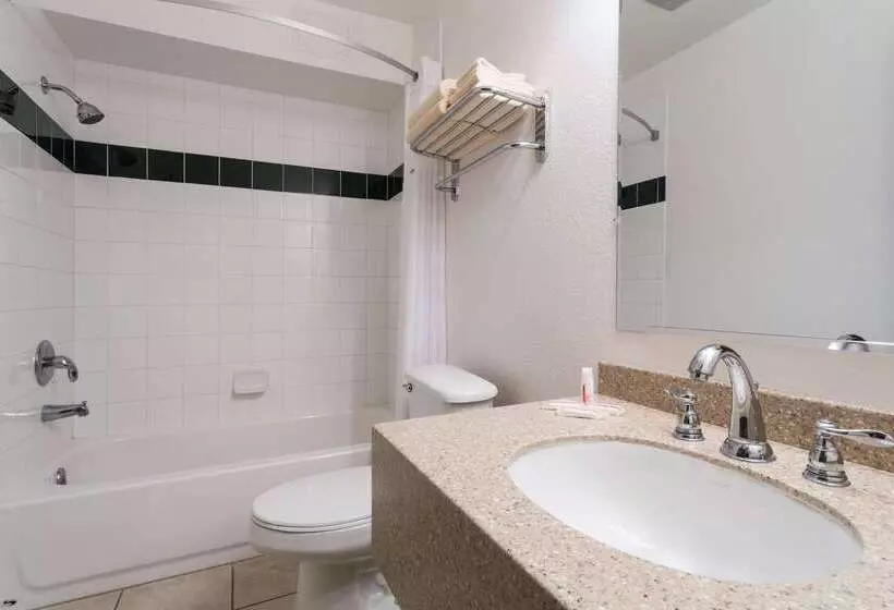 מוטל Super 8 By Wyndham Fallon