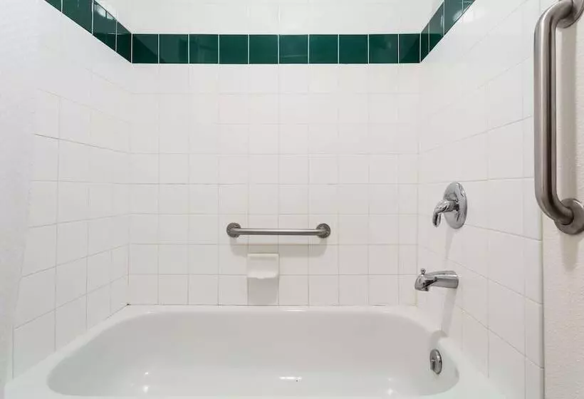 מוטל Super 8 By Wyndham Fallon