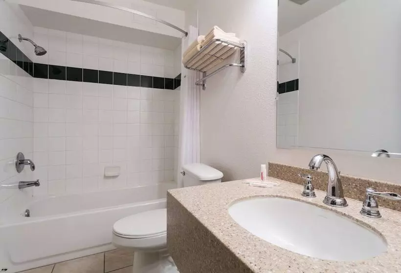 מוטל Super 8 By Wyndham Fallon