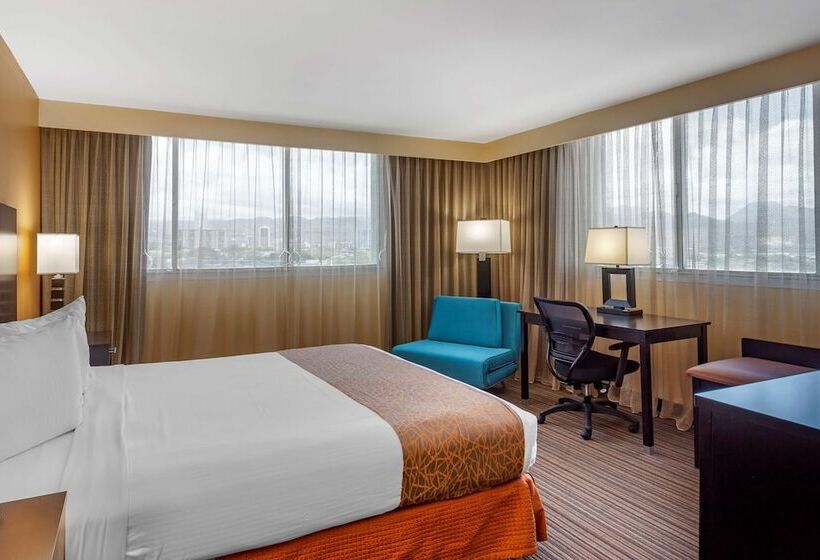 Best Western The Plaza Hotel Honolulu Airport Free Breakfast