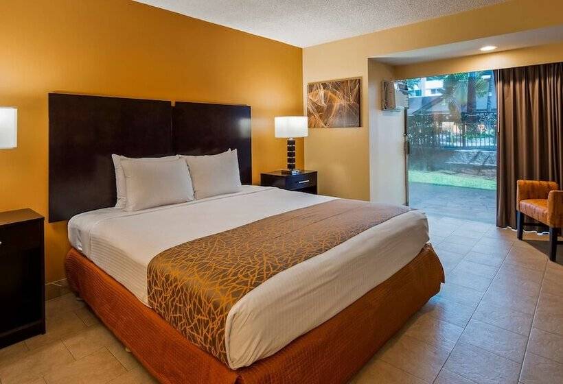 Best Western The Plaza Hotel Honolulu Airport Free Breakfast