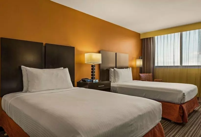 Best Western The Plaza Hotel Honolulu Airport Free Breakfast